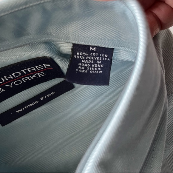 ROUNDTREE & YORKE NWT 2 Shirt Bundle Short Sleeve One Plaid and One Blue Size M - Picture 8 of 9